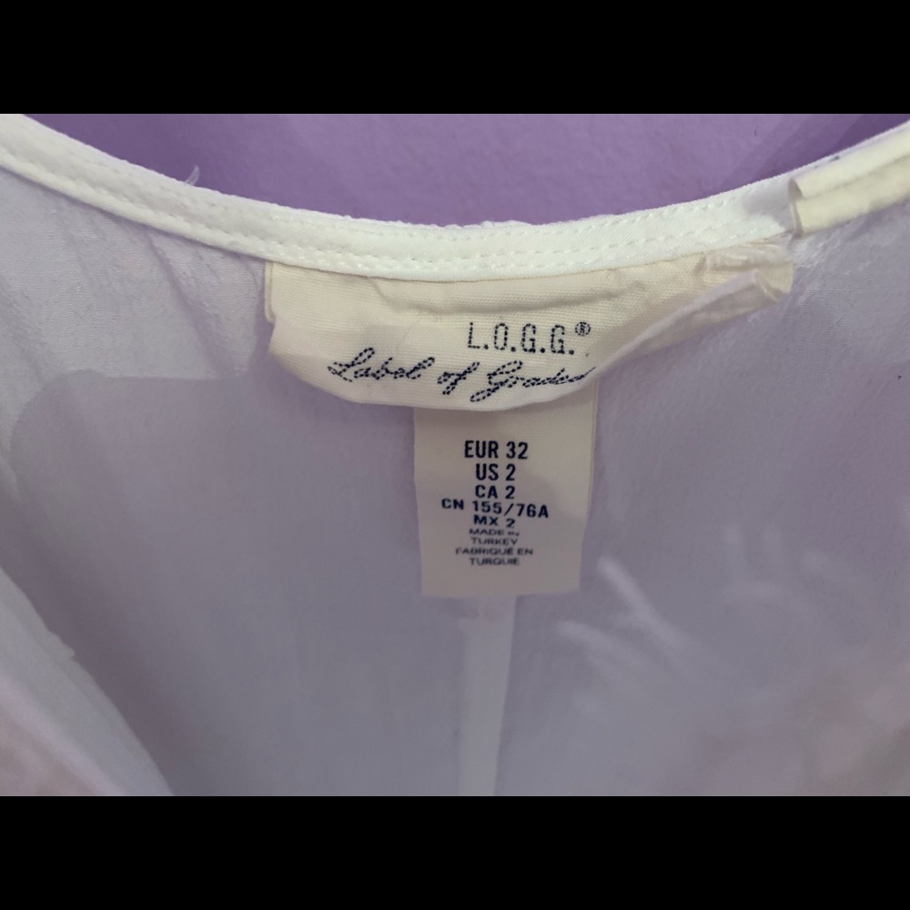 🦋 H&M Top 🦋 - Picture 3 of 6